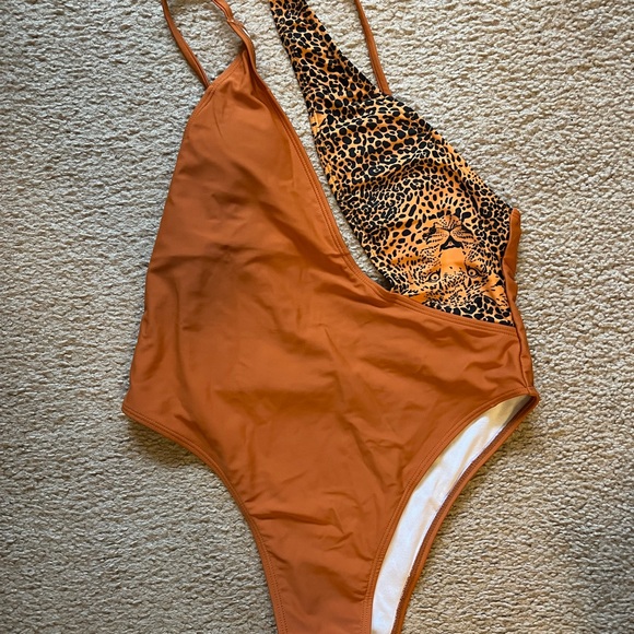 Other - Cheetah swimsuit - Size L